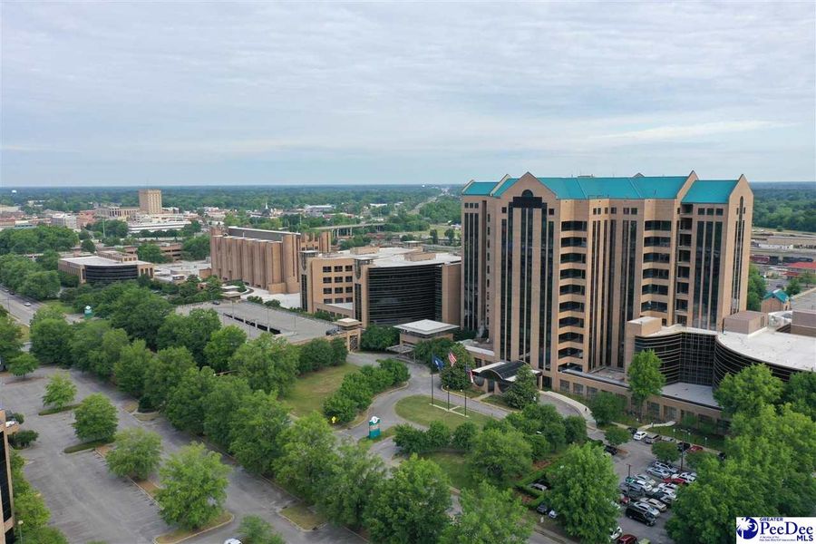 Condo located in Florence, SC showcasing its design and architecture (Image 3).