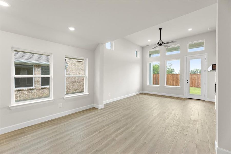 12_13. 2244 Aspen Chase - Dining