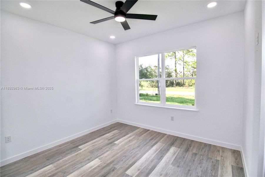 Spacious, unfurnished interior of a new home in , Lake Placid (Image 25).