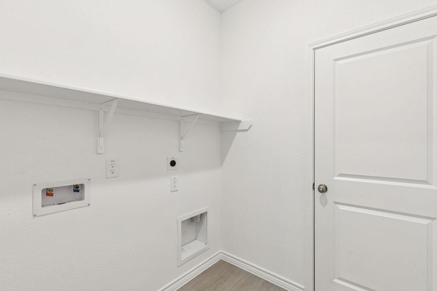 Spacious, unfurnished interior of a new home in River Ranch, Dayton (Image 24).