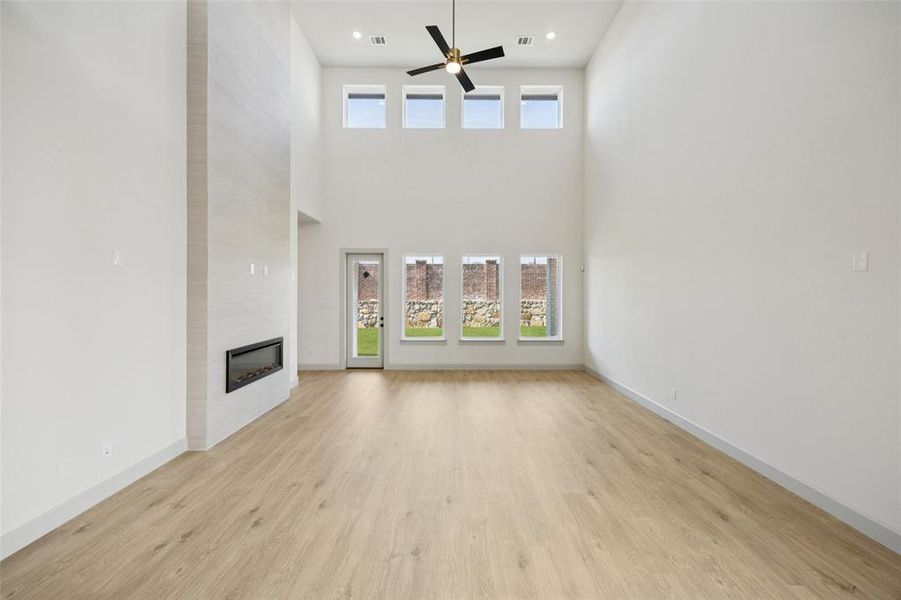 Plenty of space to host family and friends in this outstanding, light & bright family room!