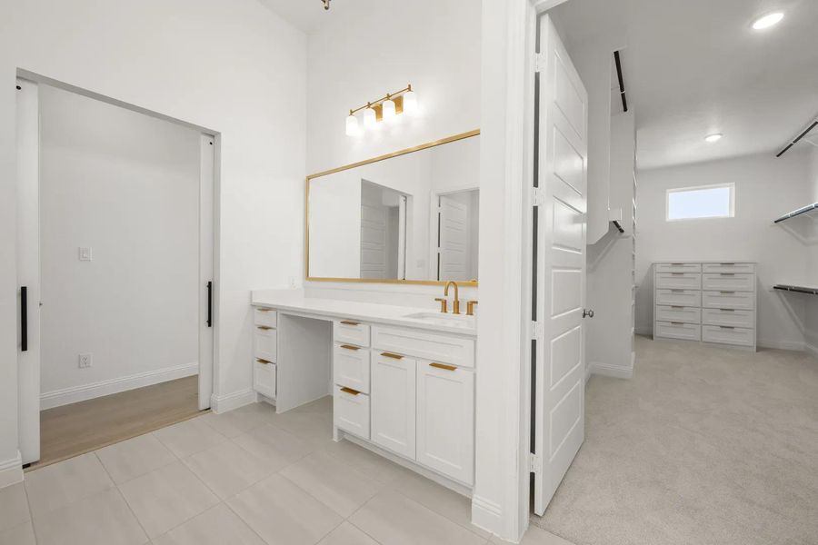 The Brynlee II G Primary Suite Bathroom