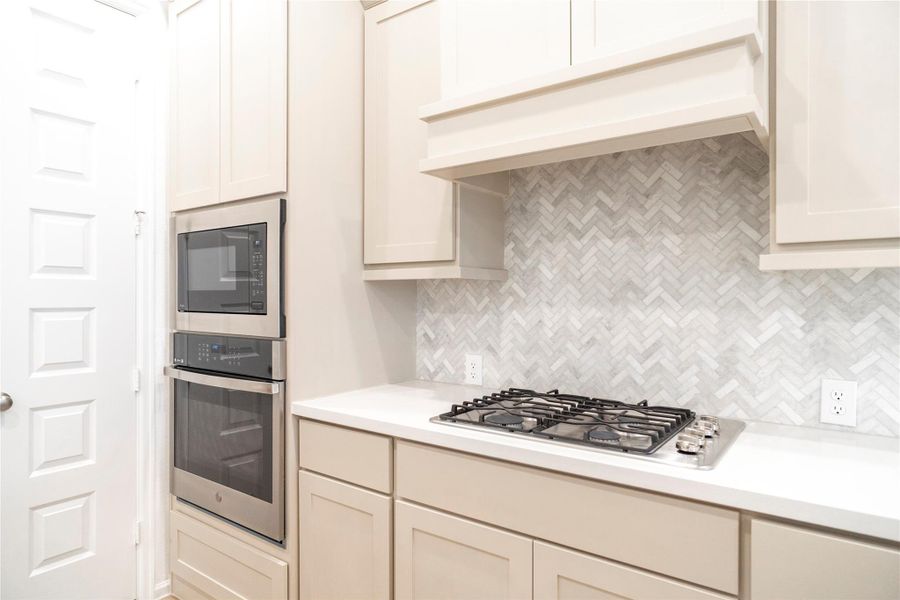 Furnished interior view inside a new home in Cross Creek West 45', Fulshear (Image 5). Furnished interior view inside a new home in Cross Creek West 45', Fulshear (Image 5).