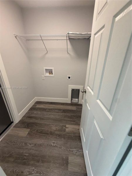 Spacious, unfurnished interior of a new home in , Dunnellon (Image 31).