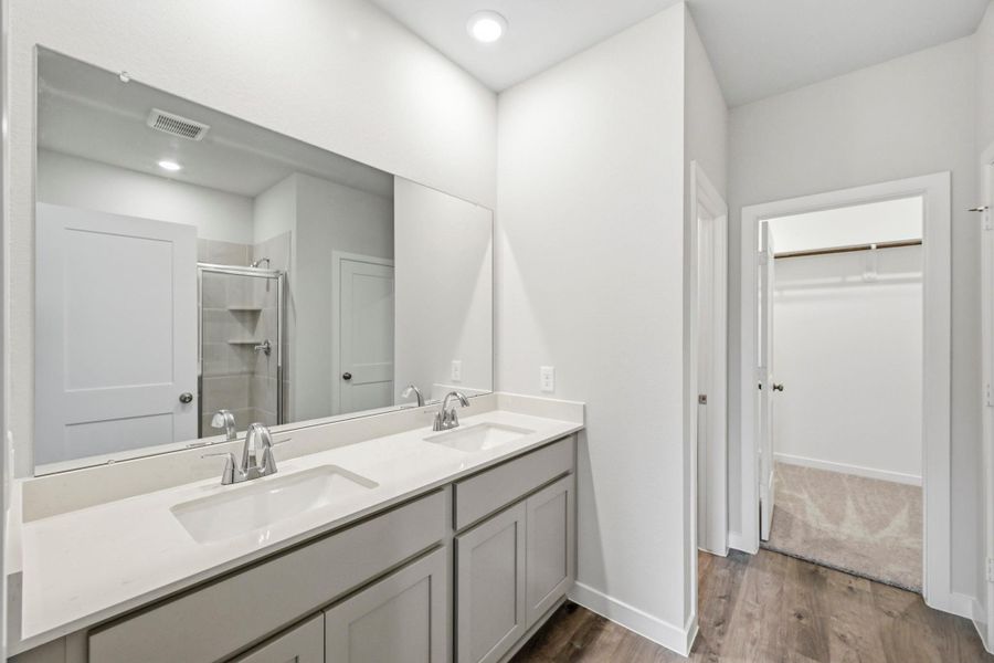 Furnished interior view inside a new home in Crockett Meadows, Conroe (Image 10).
