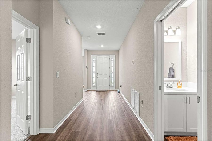 Spacious, unfurnished interior of a new home in , Ocala (Image 24).