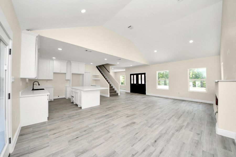 Spacious, unfurnished interior of a new home in , Cleveland (Image 14).