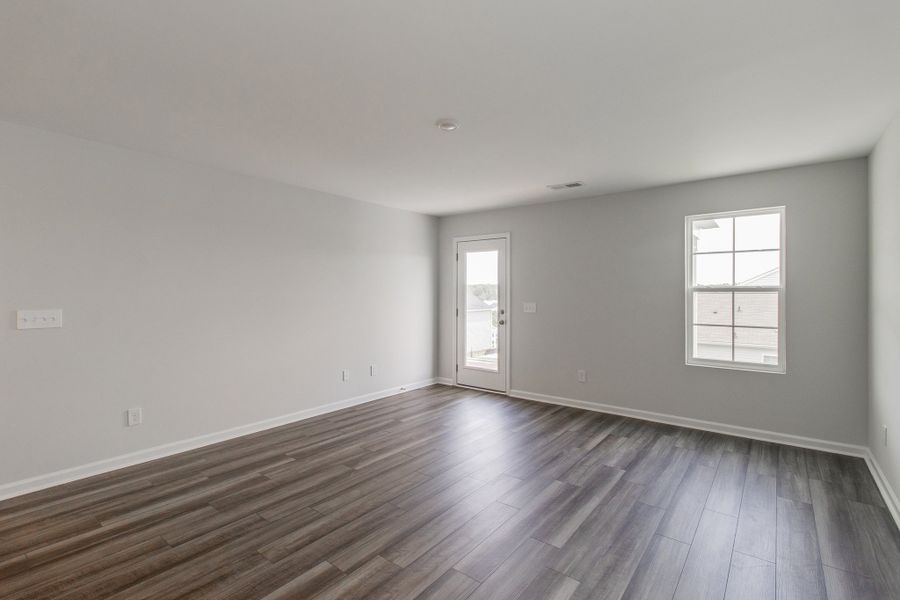 Spacious, unfurnished interior of a new home in Ellington, Elgin (Image 18).