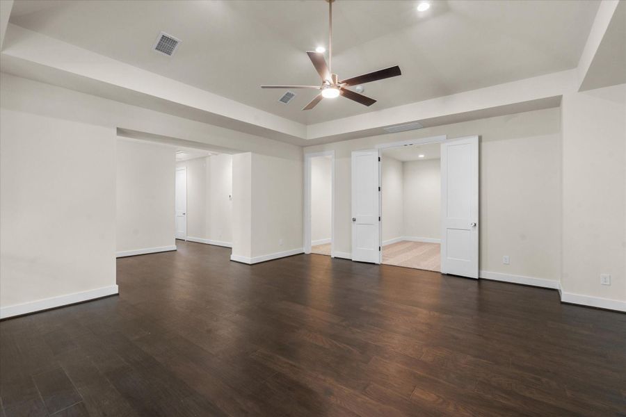 Spacious, unfurnished interior of a new home in , Houston (Image 34).