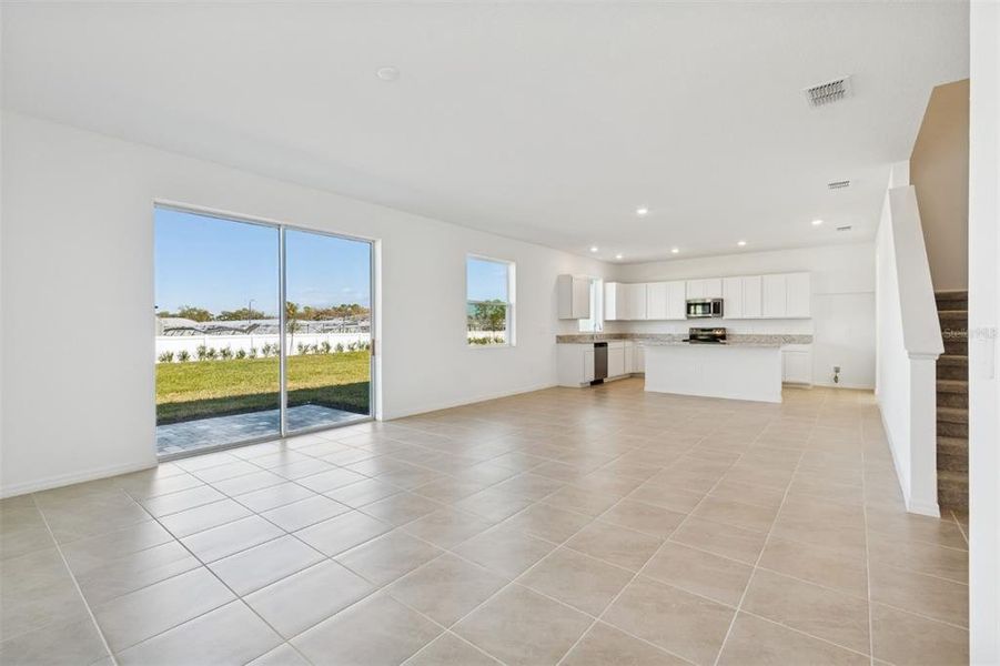 Spacious, unfurnished interior of a new home in Southpointe, Palmetto (Image 13).