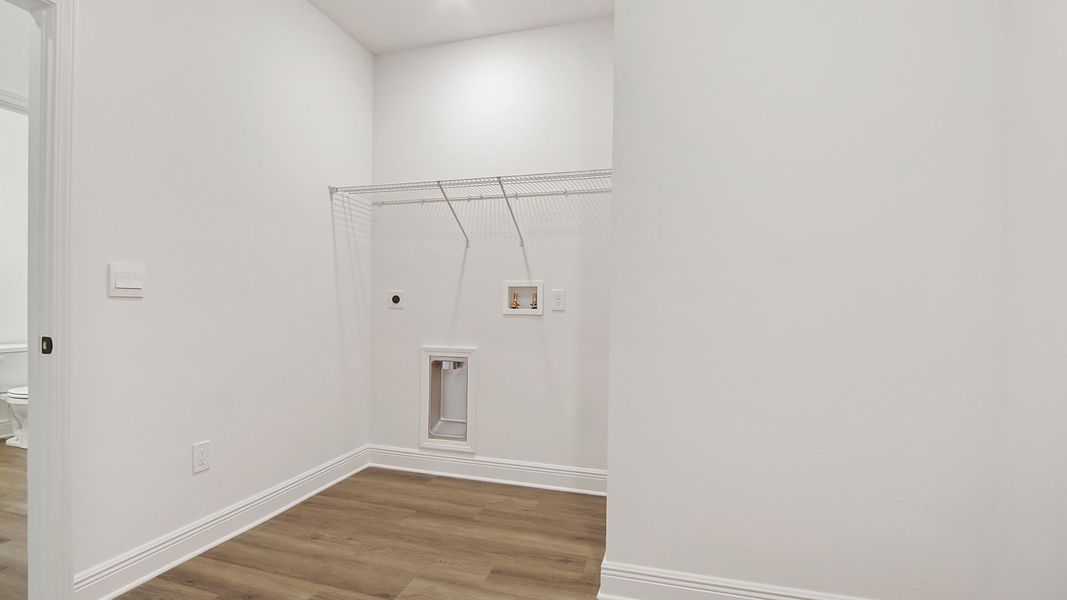 Spacious, unfurnished interior of a new home in Owl's Head Farms, Freeport (Image 43).