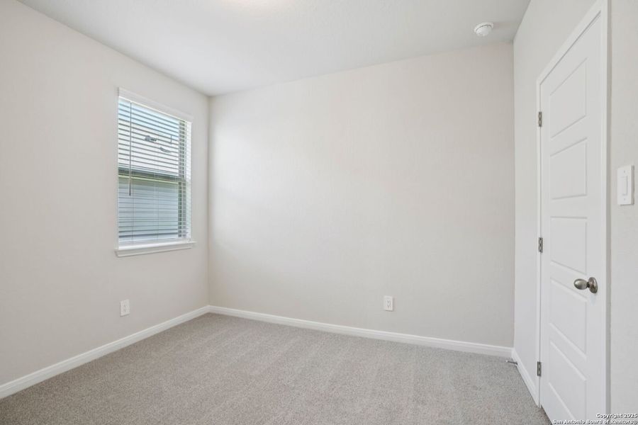 Spacious, unfurnished interior of a new home in Catalina, Converse (Image 31).