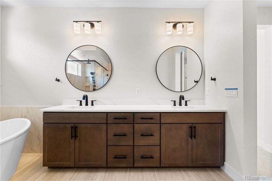 Image 40 of a home in Luxe at The Canyons.