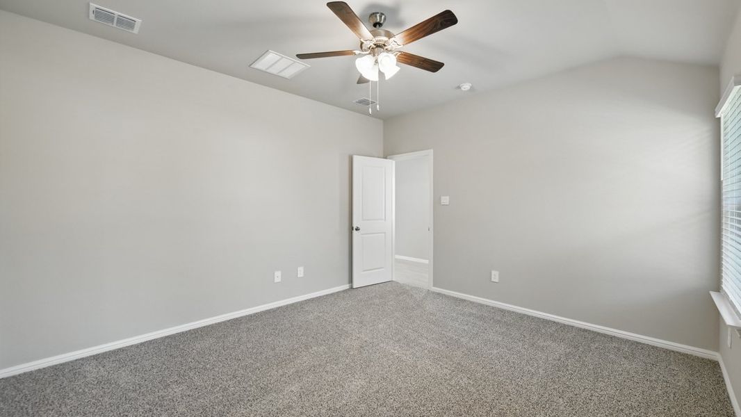Spacious, unfurnished interior of a new home in Springhill South, Boyd (Image 25).
