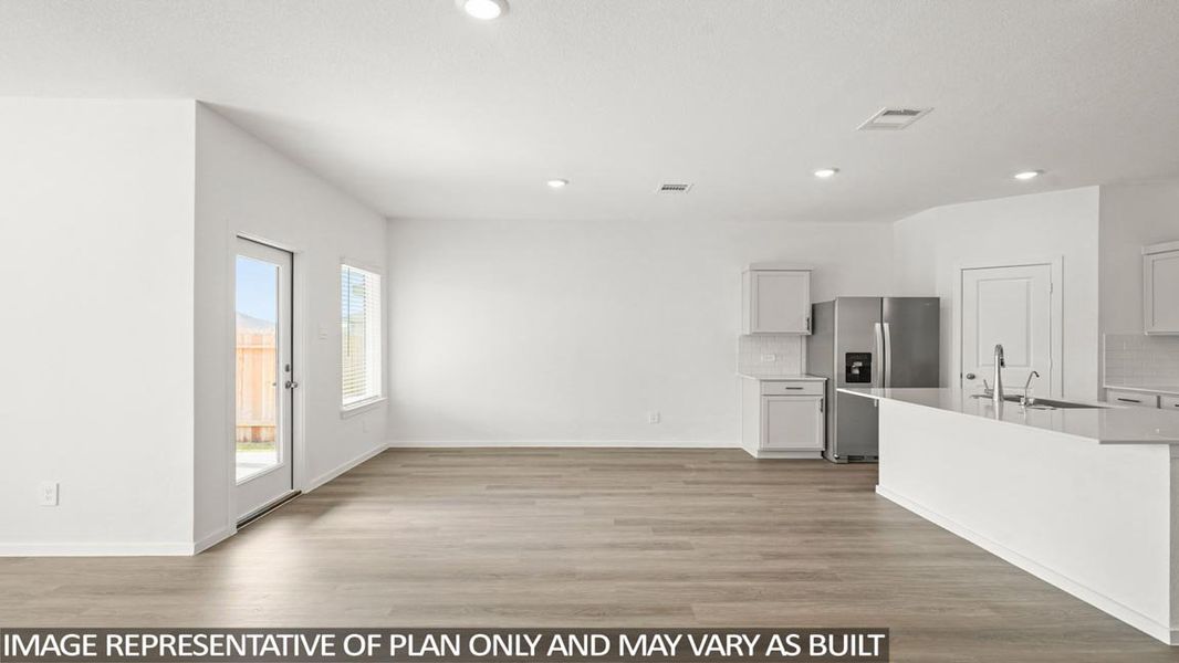 Spacious, unfurnished interior of a new home in Granger Pines, Conroe (Image 15).