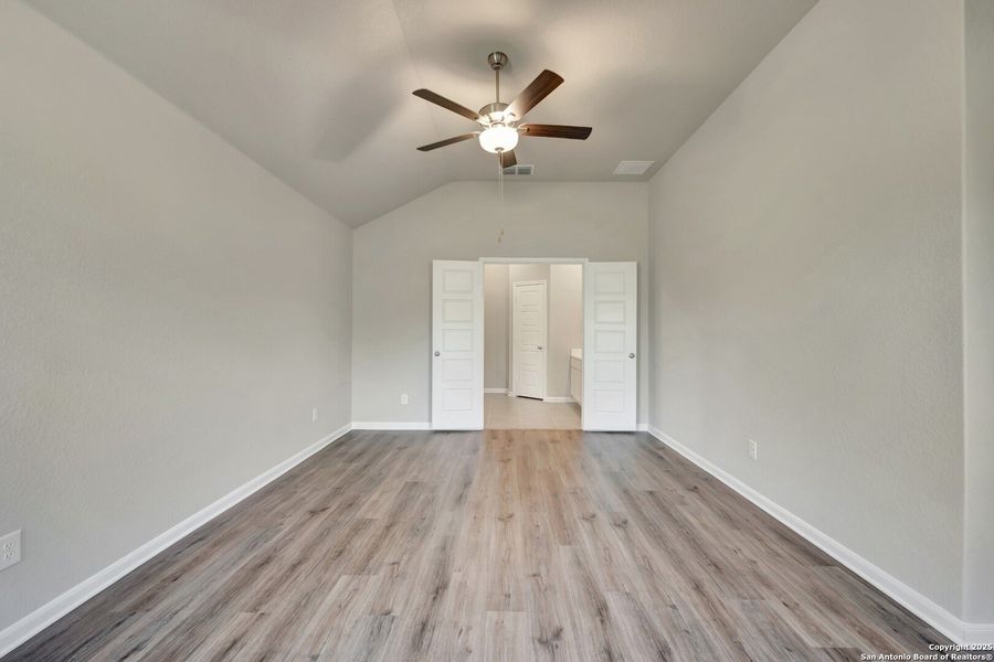 Spacious, unfurnished interior of a new home in Jordan's Ranch, San Antonio (Image 28). Spacious, unfurnished interior of a new home in Jordan's Ranch, San Antonio (Image 28).