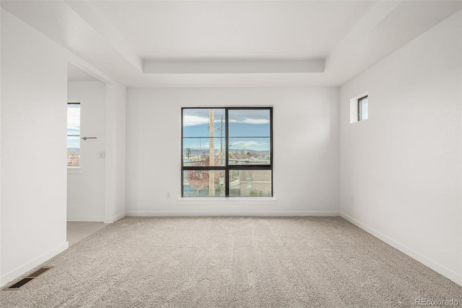 Spacious, unfurnished interior of a new home in , Denver (Image 39).