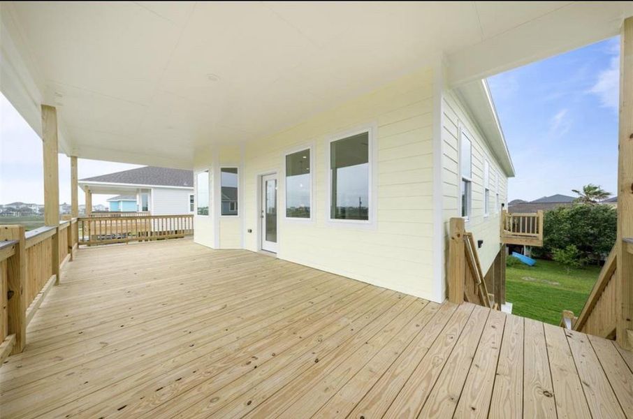 Exterior details and patio area of a home in , Galveston (Image 19).