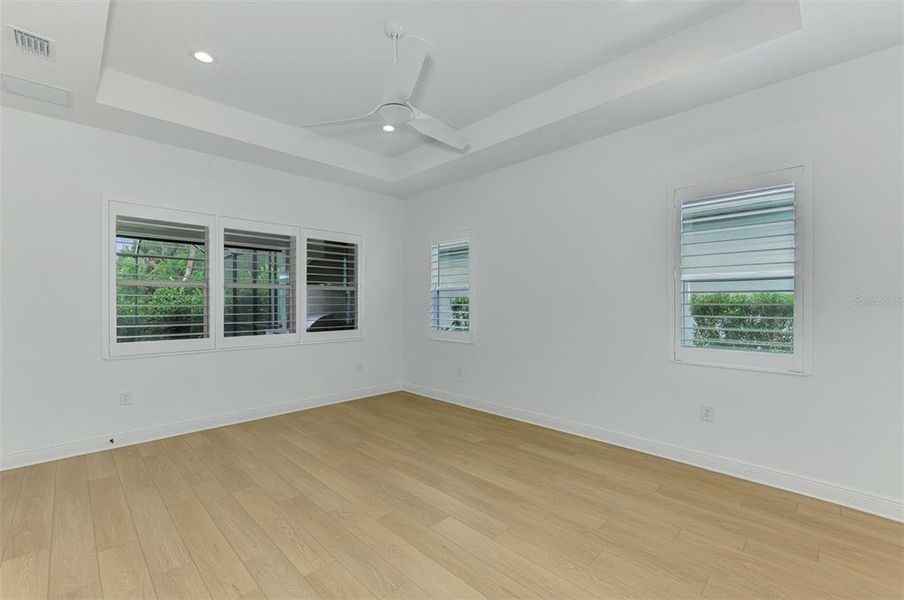 Spacious, unfurnished interior of a new home in , Venice (Image 46).