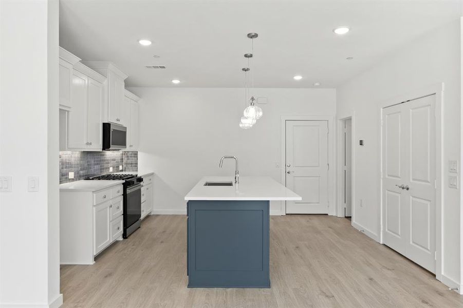 012-1422AzaleaDrive-Melissa-TX-75454-Kitchen.jpg-FULL