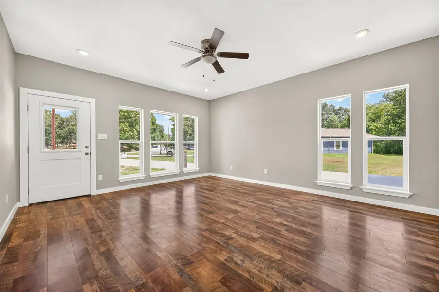 Spacious, unfurnished interior of a new home in , Montgomery (Image 18).