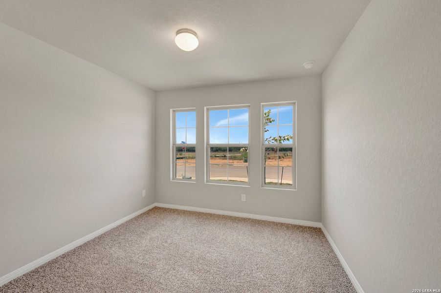 Spacious, unfurnished interior of a new home in Mesquite Ridge, San Antonio (Image 25).