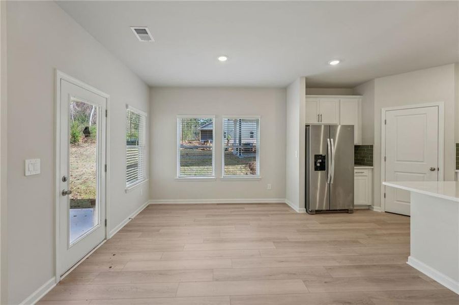 Spacious, unfurnished interior of a new home in Westmont Preserve, Powder Springs (Image 27).