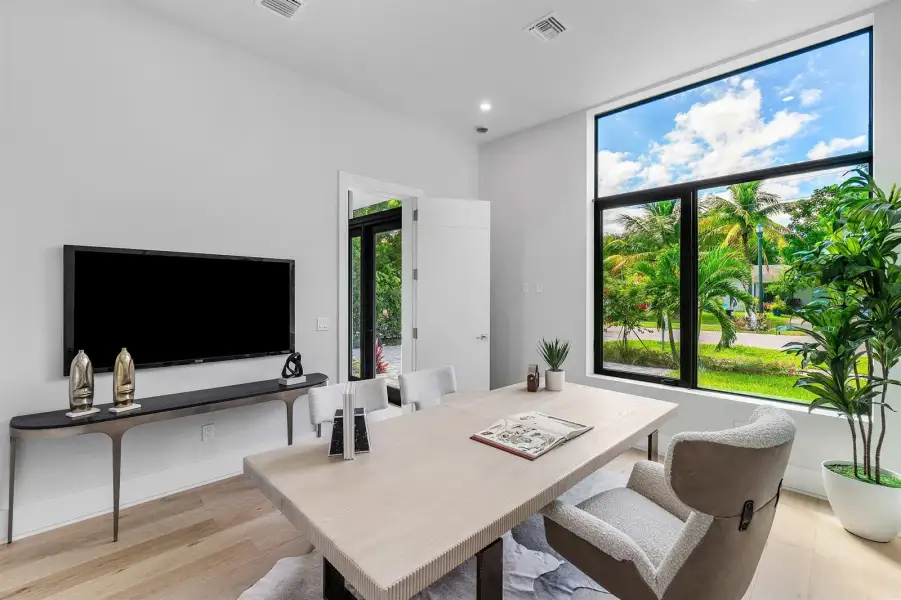 040-827Southeast2ndAvenue-DelrayBeach-FL
