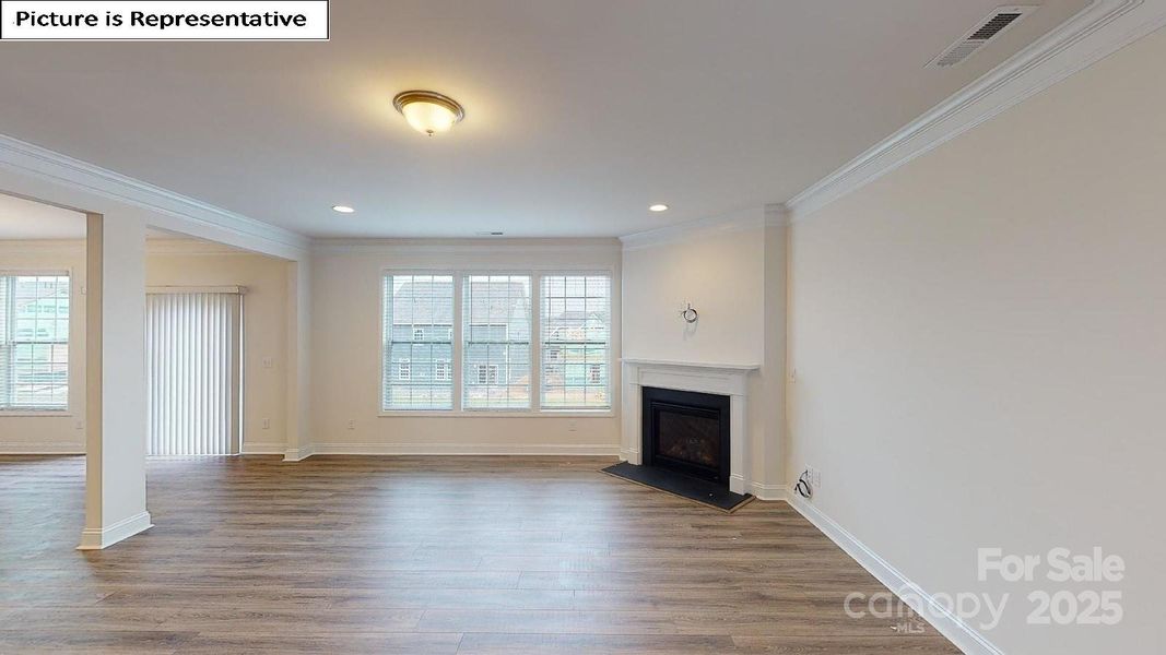 Spacious, unfurnished interior of a new home in Sylvan Creek, Denver (Image 20).