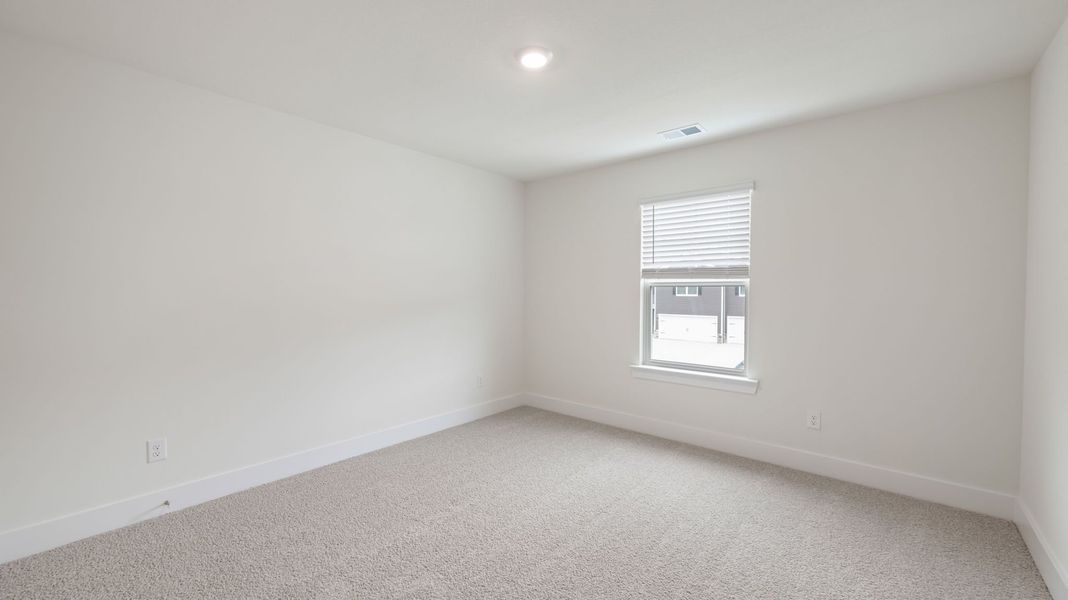 Representative unfurnished interior of a home built from the Hanover by D.R. Horton in Harbor Crest, Ooltewah (Image 24).