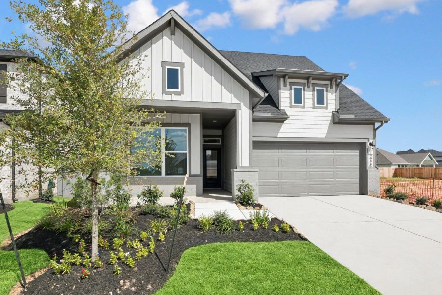 Welcome to The Harperville by David Weekley Homes. Move-In-Ready Now! Welcome to The Harperville by David Weekley Homes. Move-In-Ready Now!