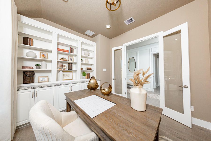 Representative model home photos shown for illustrative purposes only. Actual home, features, and finishes may vary. Home is currently under construction.