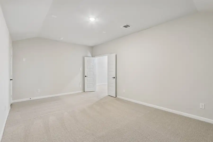 Spacious, unfurnished interior of a new home in Ribbonwood, Aubrey (Image 21).