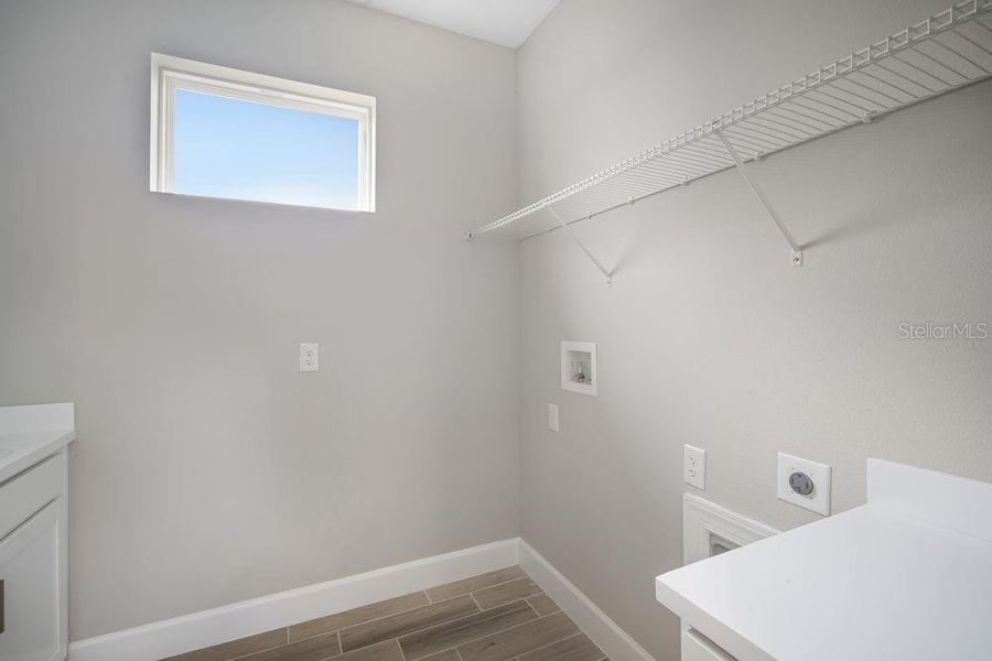 Spacious, unfurnished interior of a new home in Esplanade at Wiregrass Ranch, Wesley Chapel (Image 20).