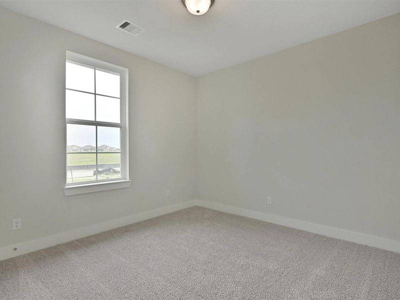 Spacious, unfurnished interior of a new home in Lago Mar, Santa Fe (Image 32).