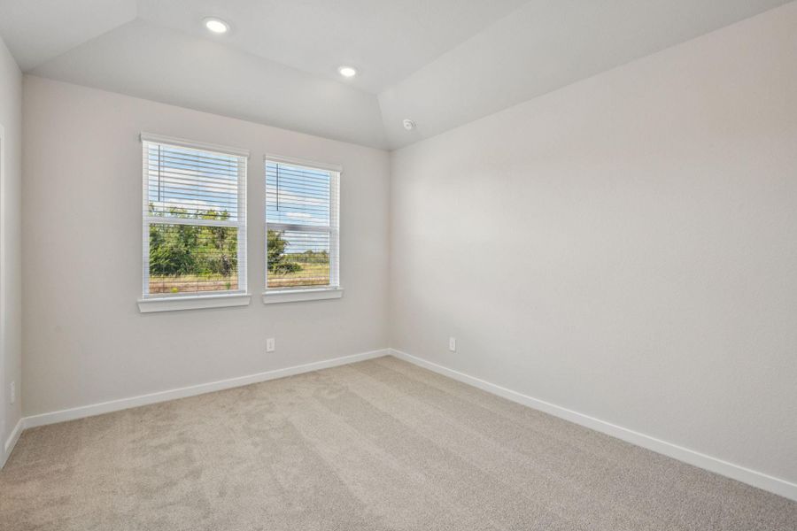 Spacious, unfurnished interior of a new home in Kemah Crossing - City Series, Kemah (Image 24).