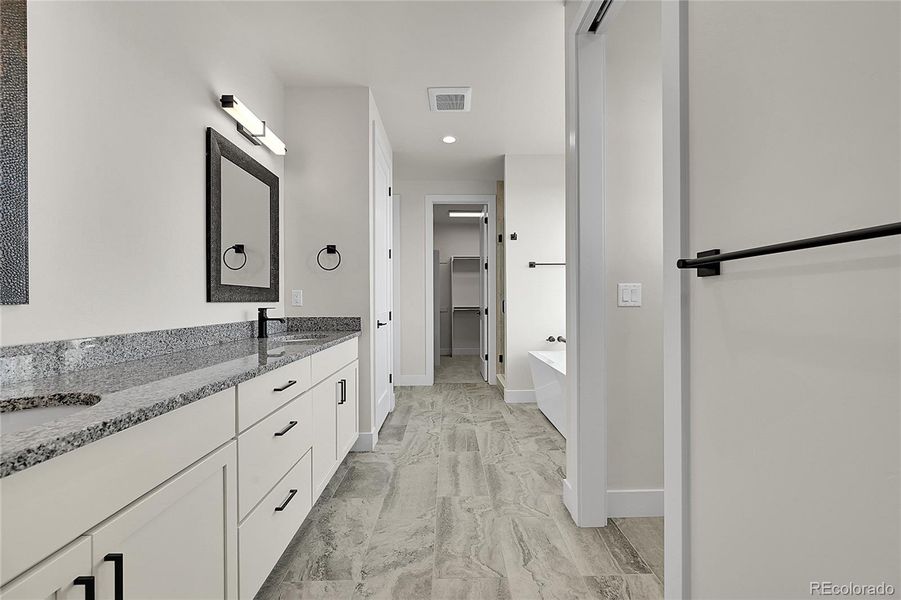 Primary Bathroom, ensuite