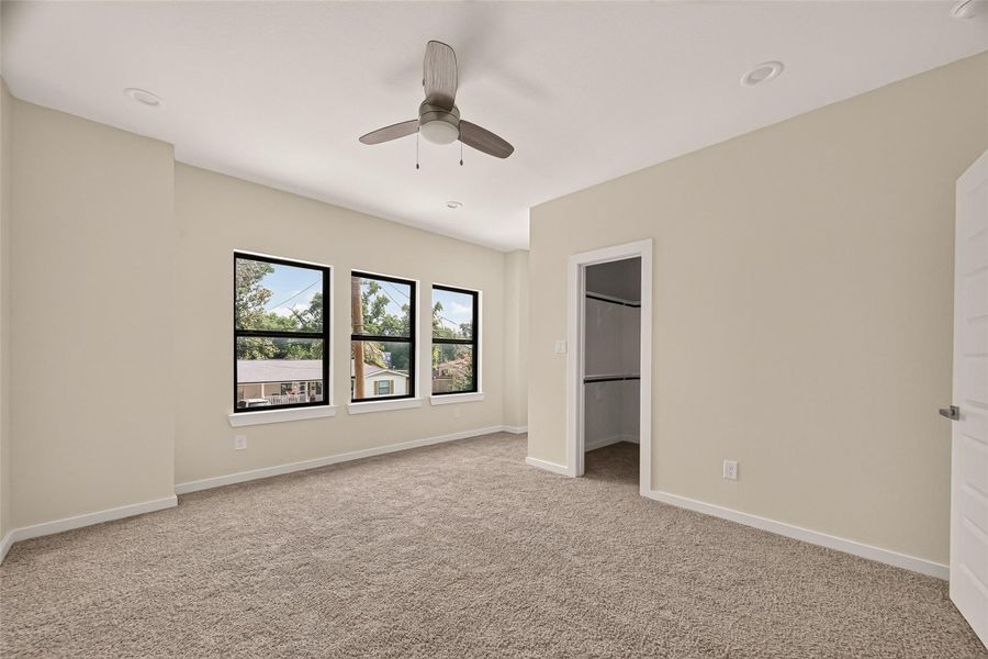 Spacious, unfurnished interior of a new home in , Houston (Image 32).