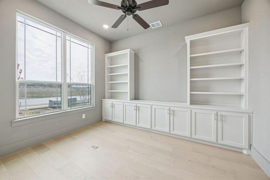 Spacious, unfurnished interior of a new home in Rio Vista at Kelly Ranch, Aledo (Image 15).