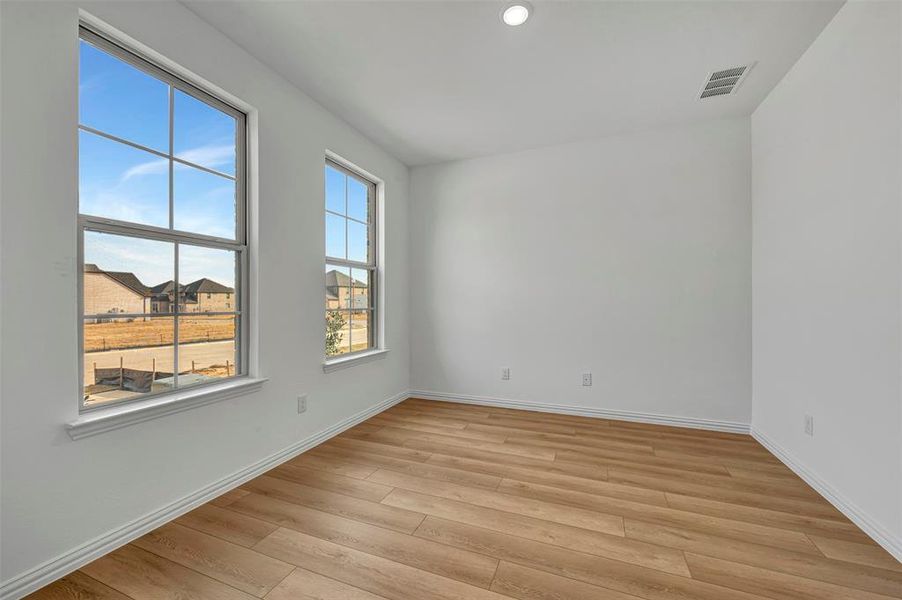 Spacious, unfurnished interior of a new home in Vintage Village, Argyle (Image 33).