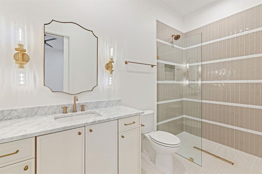 Furnished interior view inside a new home in , Dallas (Image 14).