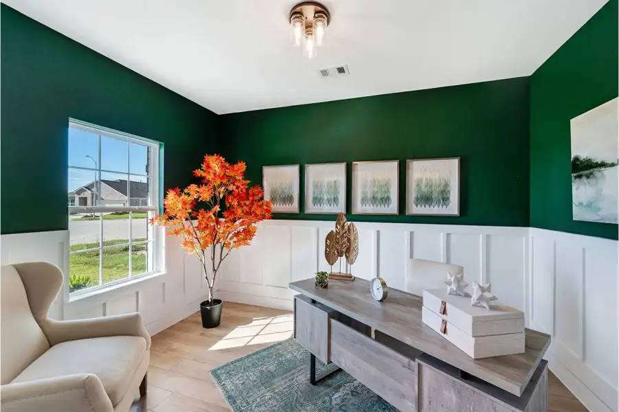 Furnished interior view inside a new home in McCain's Station, Gallatin (Image 25).