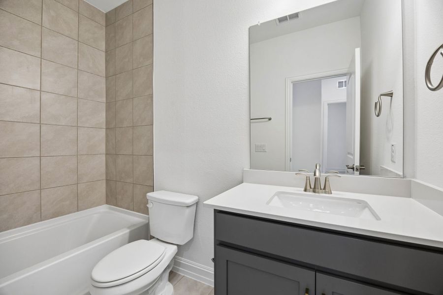 Representative furnished interior of a home built from the Oglesby by Pulte Homes in Pinnacle at Legacy Hills, Celina (Image 12).