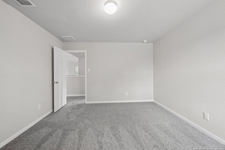 Spacious, unfurnished interior of a new home in Jordan's Ranch, San Antonio (Image 23). Spacious, unfurnished interior of a new home in Jordan's Ranch, San Antonio (Image 23).