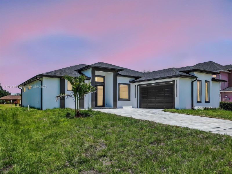 Exterior details and patio area of a home in , Cape Coral (Image 26).