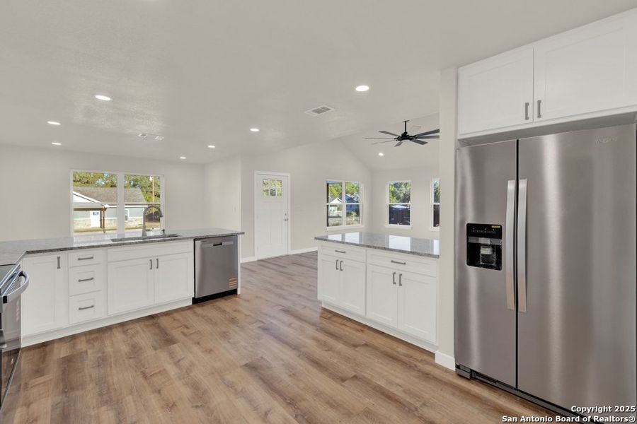 Furnished interior view inside a new home in , Canyon Lake (Image 9).