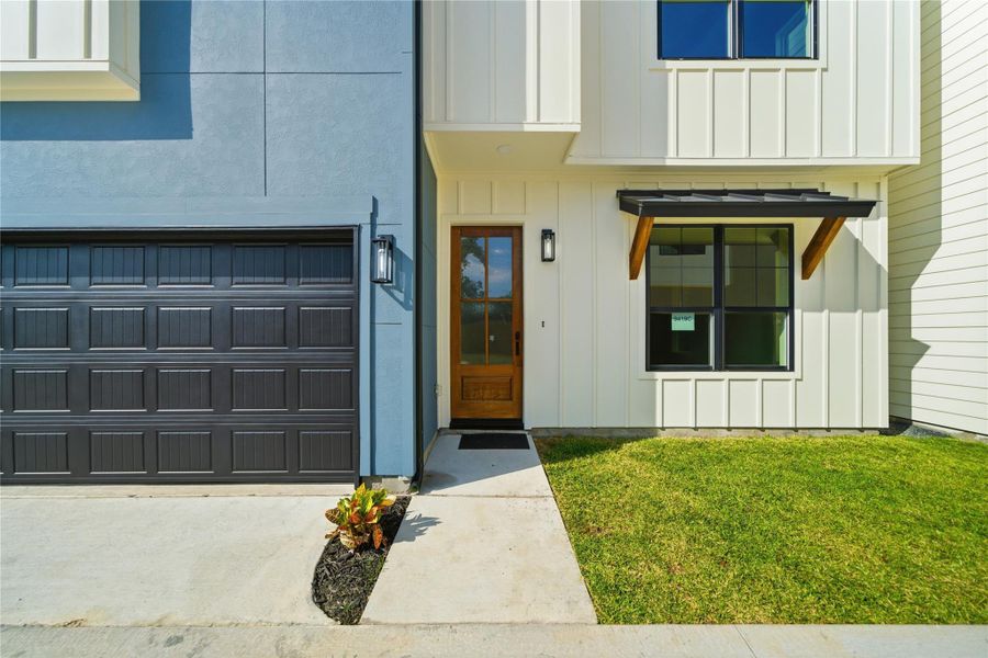 Exterior details and patio area of a home in , Houston (Image 3). Exterior details and patio area of a home in , Houston (Image 3).