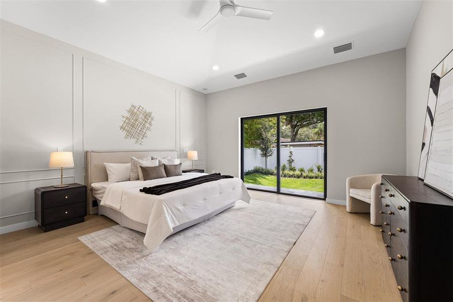 Furnished interior view inside a new home in , Orlando (Image 14).