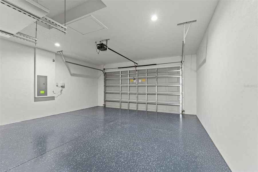 Spacious, unfurnished interior of a new home in , Brooksville (Image 34).