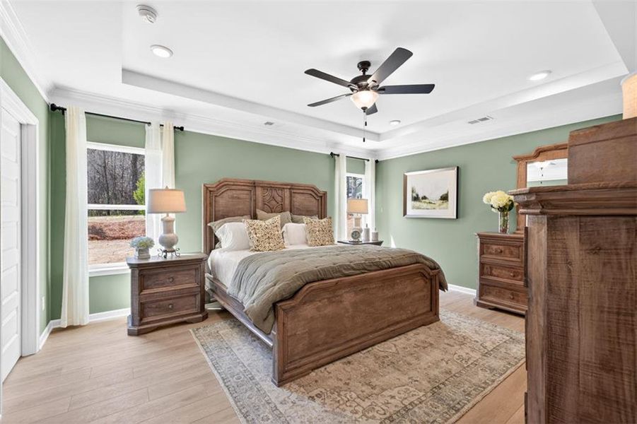 Furnished interior view inside a new home in Oakmont, Dallas (Image 21).